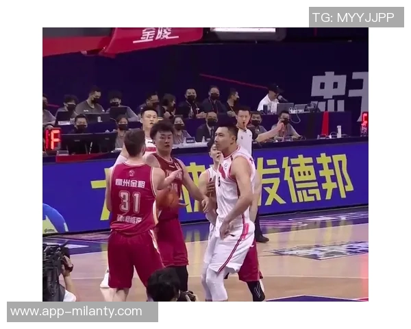 下半场未得分狄龙强调专注本职工作并积极参与进攻篮板争夺 下半场未得分狄龙强调专注本职工作并积极参与进攻篮板争夺