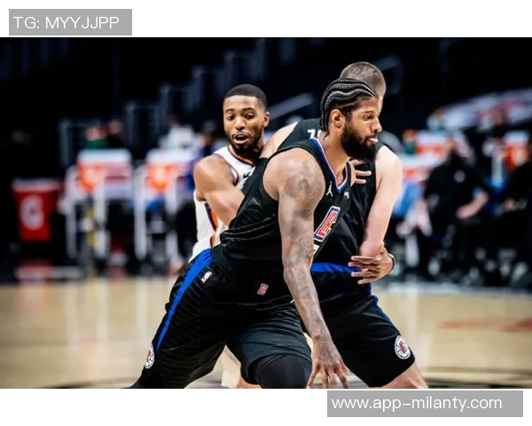 乔治32分钟表现平平仅得9分三分球全失状态低迷引发热议 乔治32分钟表现平平仅得9分三分球全失状态低迷引发热议